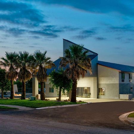 Super 8 By Wyndham New Braunfels I-35 Hotel Ngoại thất bức ảnh