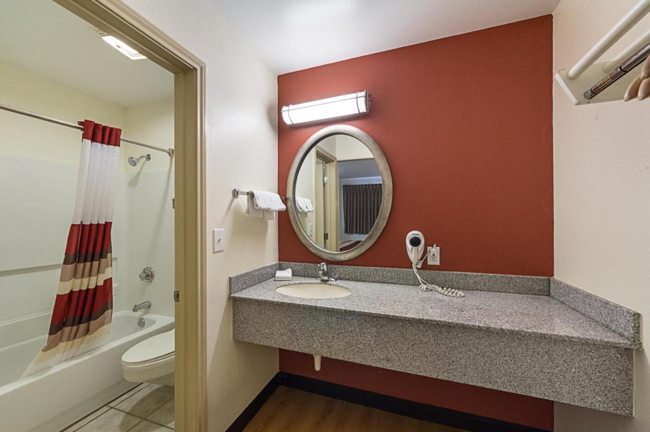 Super 8 By Wyndham New Braunfels I-35 Hotel Ngoại thất bức ảnh