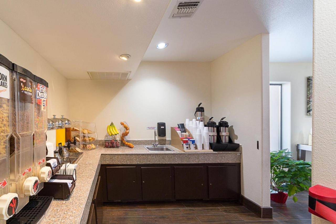 Super 8 By Wyndham New Braunfels I-35 Hotel Ngoại thất bức ảnh