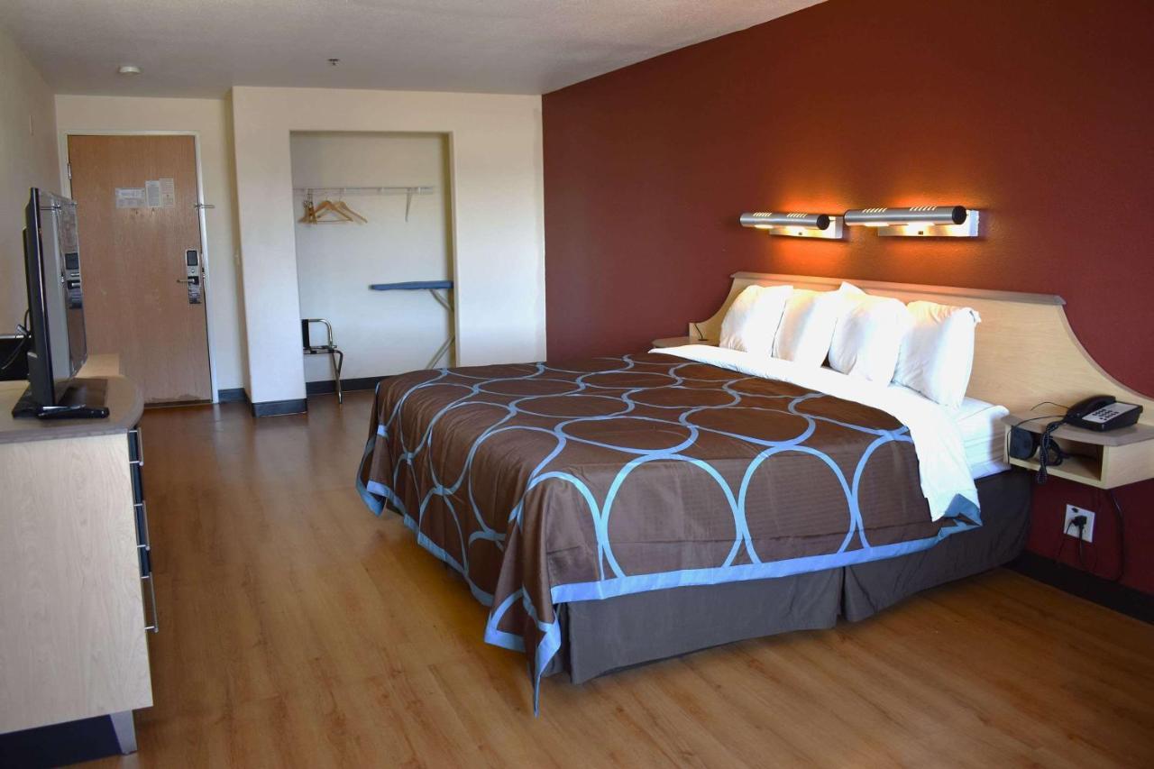 Super 8 By Wyndham New Braunfels I-35 Hotel Ngoại thất bức ảnh