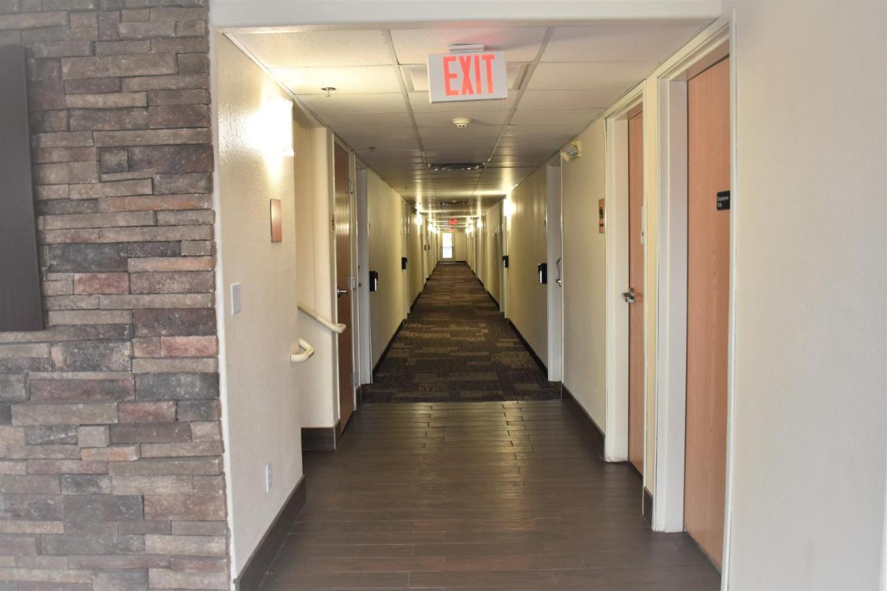 Super 8 By Wyndham New Braunfels I-35 Hotel Ngoại thất bức ảnh