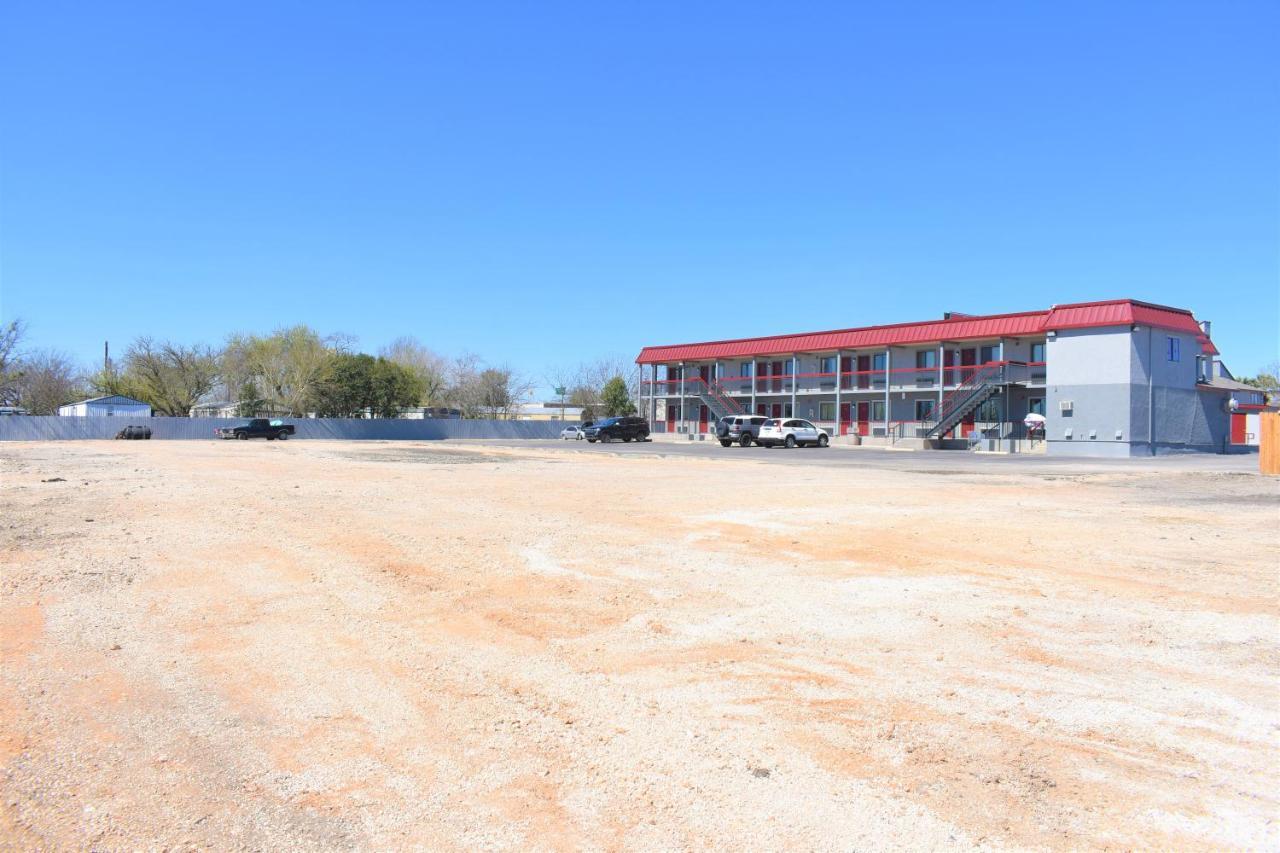 Super 8 By Wyndham New Braunfels I-35 Hotel Ngoại thất bức ảnh
