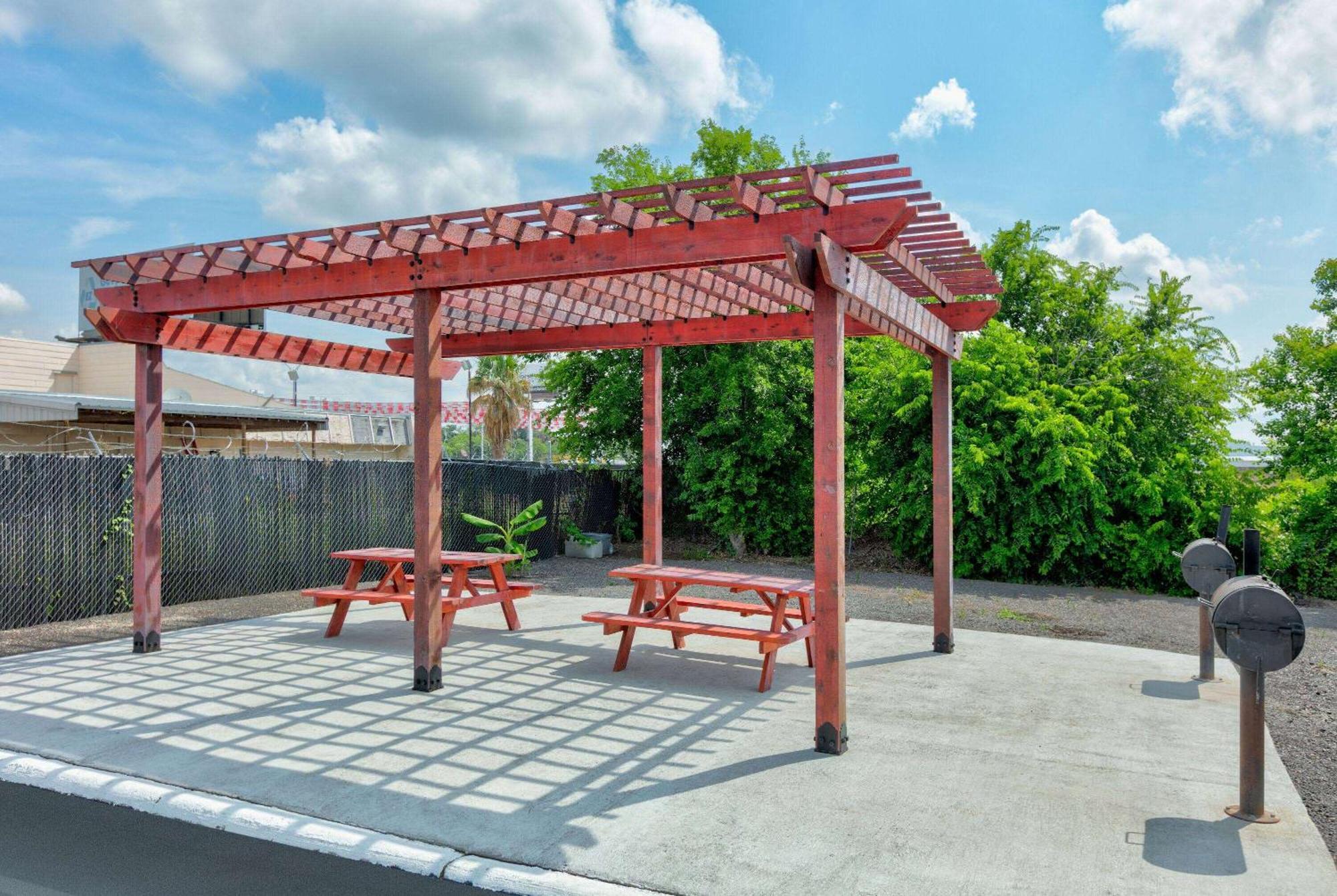 Super 8 By Wyndham New Braunfels I-35 Hotel Ngoại thất bức ảnh