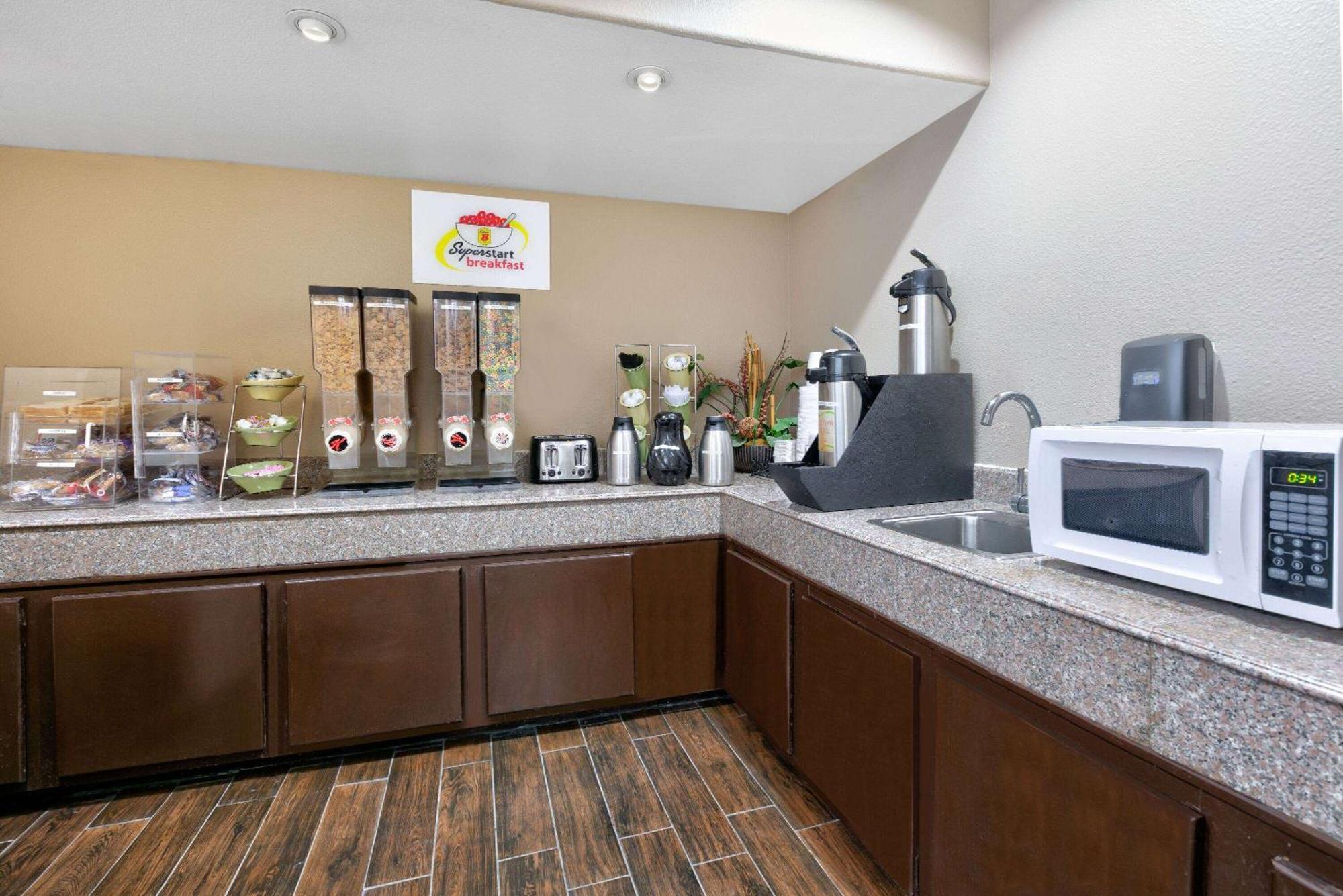 Super 8 By Wyndham New Braunfels I-35 Hotel Ngoại thất bức ảnh