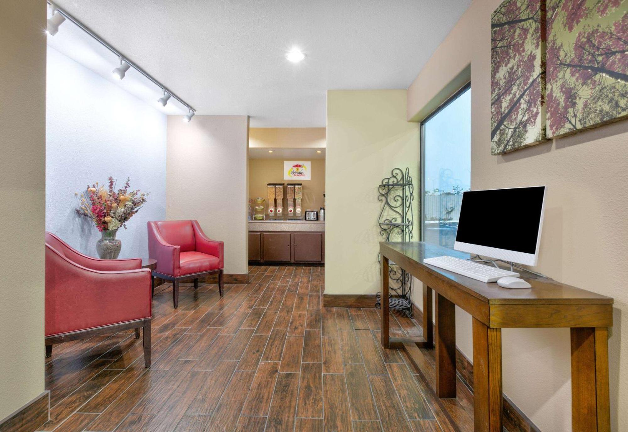 Super 8 By Wyndham New Braunfels I-35 Hotel Ngoại thất bức ảnh