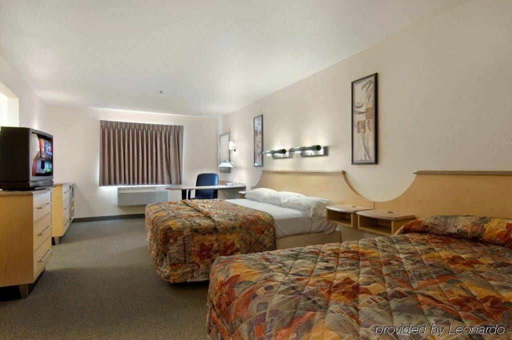Super 8 By Wyndham New Braunfels I-35 Hotel Ngoại thất bức ảnh